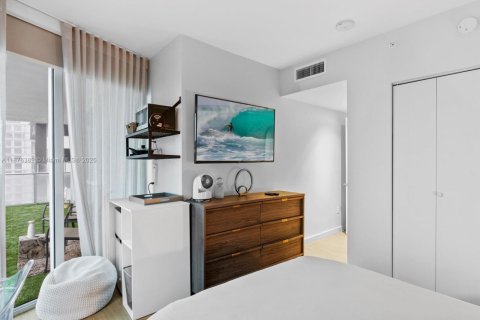 Condo in Miami, Florida, 2 bedrooms  № 1922181 - photo 22