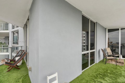 Condo in Miami, Florida, 2 bedrooms  № 1922181 - photo 29