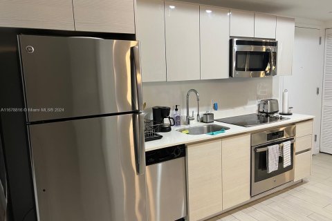 Copropriété à vendre à Hallandale Beach, Floride: 2 chambres, 94.76 m2 № 1977928 - photo 2