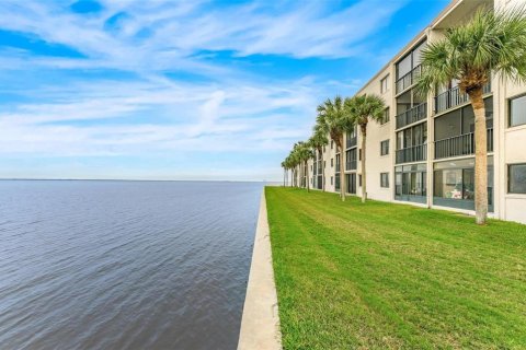 Copropriété à vendre à Titusville, Floride: 2 chambres, 77.11 m2 № 2238491 - photo 2