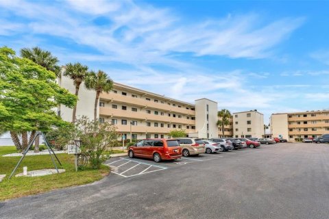 Copropriété à vendre à Titusville, Floride: 2 chambres, 77.11 m2 № 2238491 - photo 3