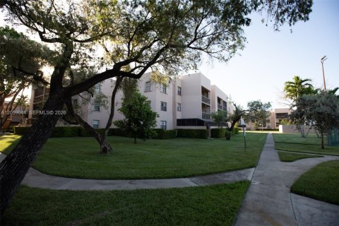 Copropriété à louer à Miami, Floride: 2 chambres, 86.12 m2 № 2191222 - photo 13