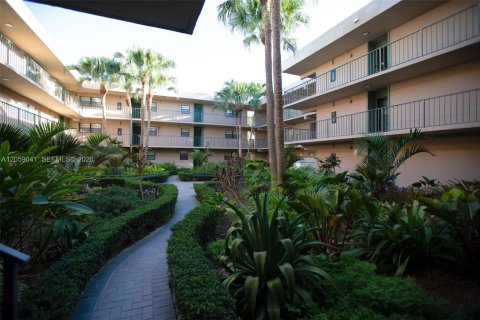 Copropriété à louer à Miami, Floride: 2 chambres, 86.12 m2 № 2191222 - photo 11