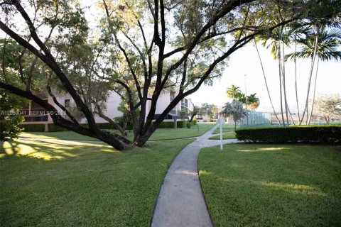Copropriété à louer à Miami, Floride: 2 chambres, 86.12 m2 № 2191222 - photo 12