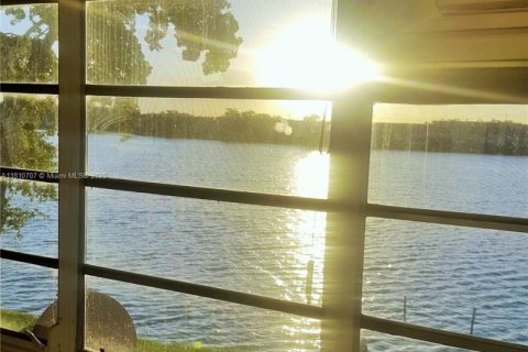 Condominio en venta en Miami, Florida, 37.81 m2 № 2076961 - foto 2