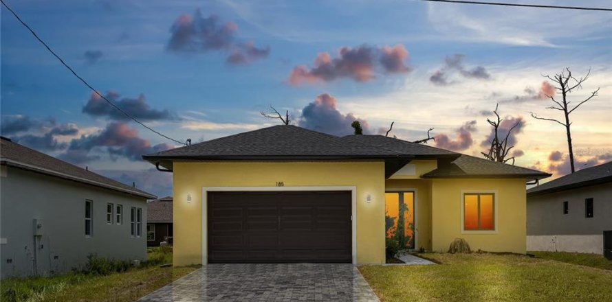 House in Rotonda, Florida 4 bedrooms, 191.75 sq.m. № 1908220