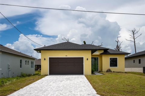 House in Rotonda, Florida 4 bedrooms, 191.75 sq.m. № 1908220 - photo 2