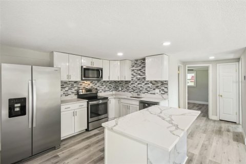 House in Port Richey, Florida 3 bedrooms, 99.59 sq.m. № 1803950 - photo 16