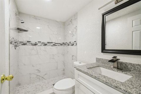 House in Port Richey, Florida 3 bedrooms, 99.59 sq.m. № 1803950 - photo 30