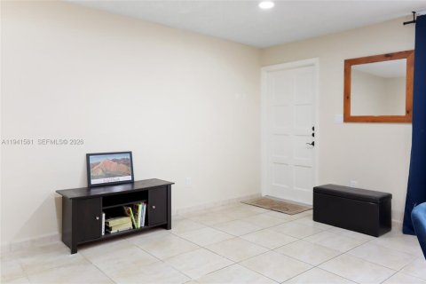 Touwnhouse à louer à Miami, Floride: 3 chambres, 140.28 m2 № 1999495 - photo 5