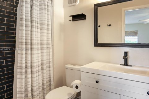 Touwnhouse à louer à Miami, Floride: 3 chambres, 140.28 m2 № 1999495 - photo 13