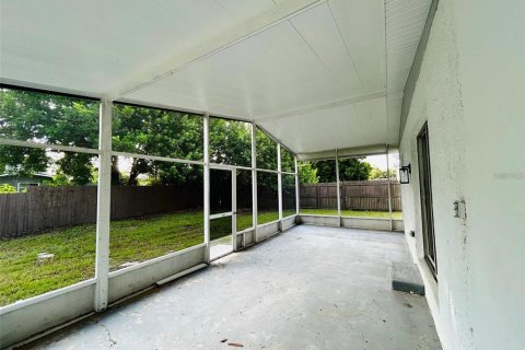 House in Saint Petersburg, Florida 3 bedrooms, 98.1 sq.m. № 1880927 - photo 13
