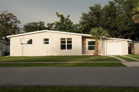 House in Port Charlotte, Florida 3 bedrooms, 102.19 sq.m. № 1838785 - photo 24