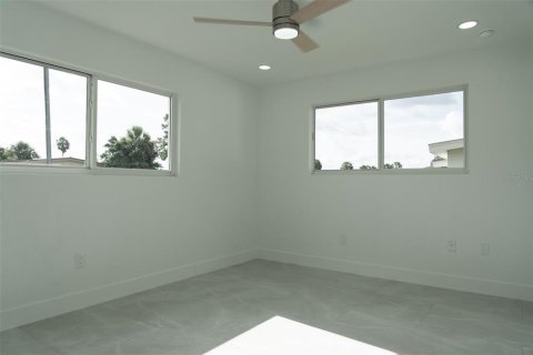 House in Port Charlotte, Florida 3 bedrooms, 102.19 sq.m. № 1838785 - photo 18
