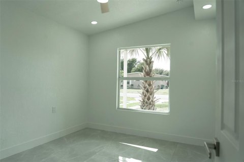 House in Port Charlotte, Florida 3 bedrooms, 102.19 sq.m. № 1838785 - photo 13