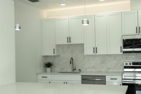 House in Port Charlotte, Florida 3 bedrooms, 102.19 sq.m. № 1838785 - photo 9