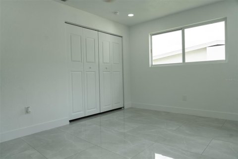 House in Port Charlotte, Florida 3 bedrooms, 102.19 sq.m. № 1838785 - photo 20