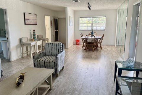 Copropriété à vendre à Sarasota, Floride: 3 chambres, 139.35 m2 № 2420381 - photo 3