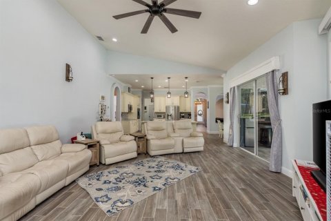 House in Odessa, Florida 4 bedrooms, 254.83 sq.m. № 1808429 - photo 19