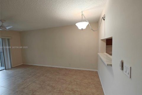 Снять в аренду кондоминиум в Корал-Спрингс, Флорида 1 спальня, 57.6м2, № 1992238 - фото 17