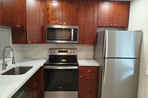 Снять в аренду кондоминиум в Корал-Спрингс, Флорида 1 спальня, 57.6м2, № 1992238 - фото 3