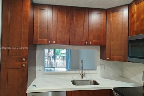 Снять в аренду кондоминиум в Корал-Спрингс, Флорида 1 спальня, 57.6м2, № 1992238 - фото 6