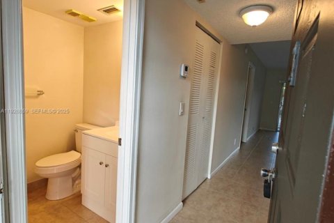 Снять в аренду кондоминиум в Корал-Спрингс, Флорида 1 спальня, 57.6м2, № 1992238 - фото 9