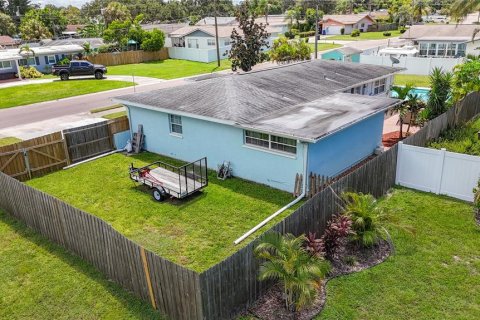 House in Saint Petersburg, Florida 3 bedrooms, 125.98 sq.m. № 1885527 - photo 21