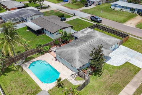 House in Saint Petersburg, Florida 3 bedrooms, 125.98 sq.m. № 1885527 - photo 20
