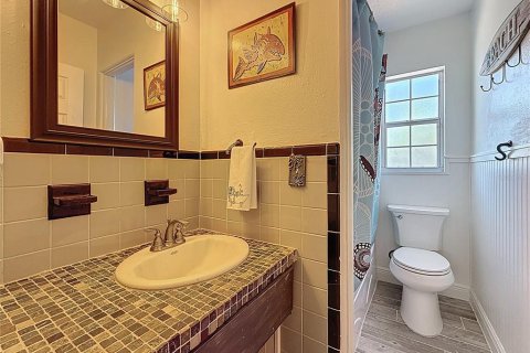 House in Saint Petersburg, Florida 3 bedrooms, 125.98 sq.m. № 1885527 - photo 9