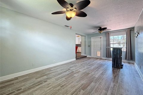 House in Saint Petersburg, Florida 3 bedrooms, 125.98 sq.m. № 1885527 - photo 7