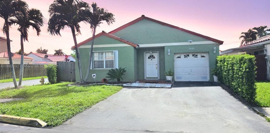 Casa en Miami, Florida 4 dormitorios, 139.17 m2 № 1890799