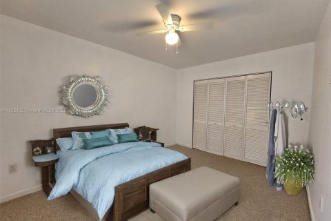 Casa en alquiler en Miami, Florida, 4 dormitorios, 139.17 m2 № 1890799 - foto 8