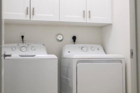 Townhouse in Hobe Sound, Florida 3 bedrooms, 165.55 sq.m. № 2392098 - photo 16