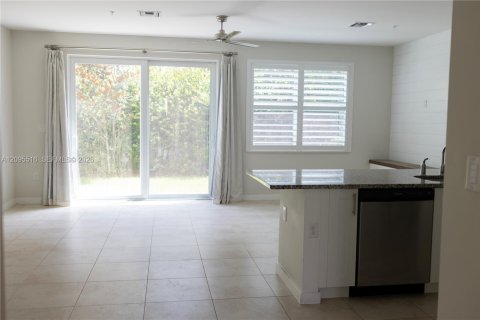 Townhouse in Hobe Sound, Florida 3 bedrooms, 165.55 sq.m. № 2392098 - photo 8