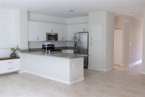 Townhouse in Hobe Sound, Florida 3 bedrooms, 165.55 sq.m. № 2392098 - photo 5