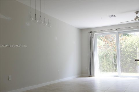 Townhouse in Hobe Sound, Florida 3 bedrooms, 165.55 sq.m. № 2392098 - photo 10