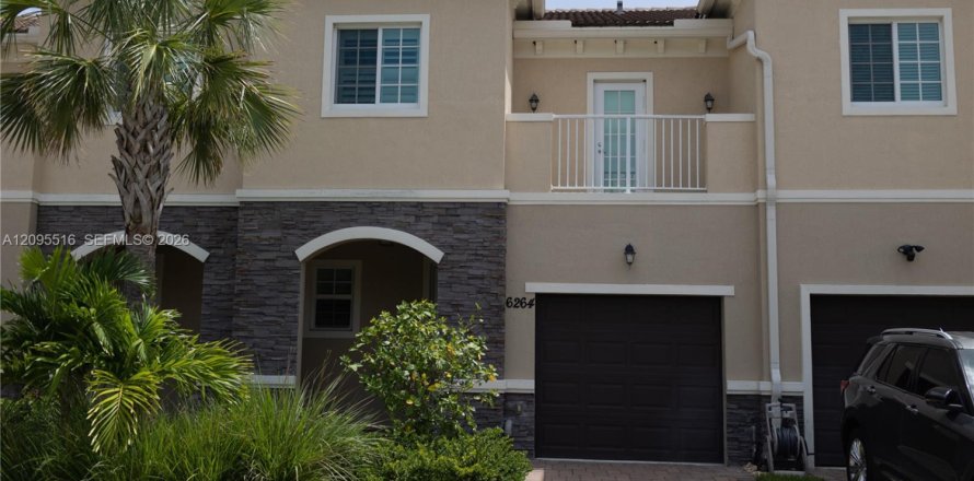 Townhouse in Hobe Sound, Florida 3 bedrooms, 165.55 sq.m. № 2392098