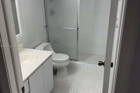 Condominio en alquiler en Miami, Florida, 2 dormitorios, 77.85 m2 № 1992077 - foto 8
