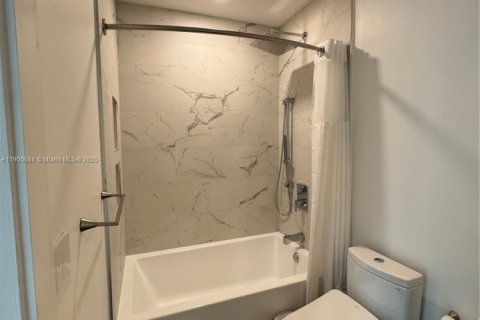 Снять в аренду кондоминиум в Майами, Флорида 3 спальни, 158.68м2, № 1968182 - фото 21