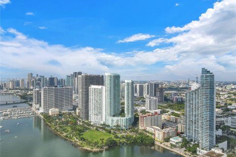 Снять в аренду кондоминиум в Майами, Флорида 3 спальни, 158.68м2, № 1968182 - фото 2