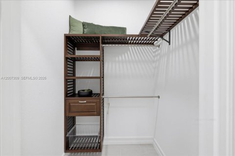 Casa en venta en Lehigh Acres, Florida, 4 dormitorios, 153.2 m2 № 2071285 - foto 25