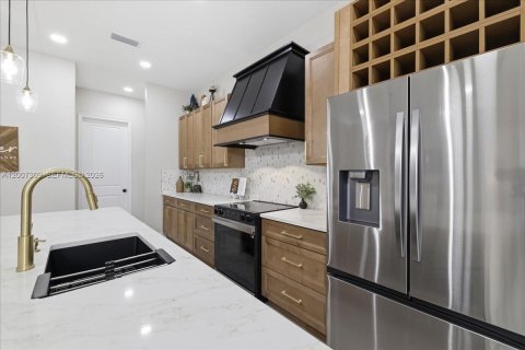 Casa en venta en Lehigh Acres, Florida, 4 dormitorios, 153.2 m2 № 2071285 - foto 3