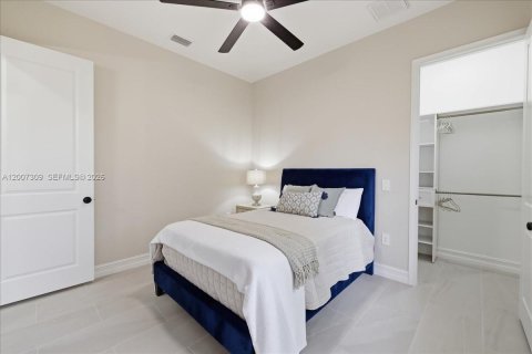 Casa en venta en Lehigh Acres, Florida, 4 dormitorios, 153.2 m2 № 2071285 - foto 28