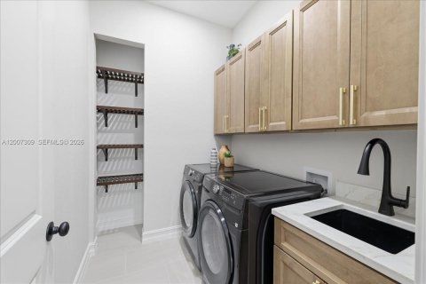 Casa en venta en Lehigh Acres, Florida, 4 dormitorios, 153.2 m2 № 2071285 - foto 19