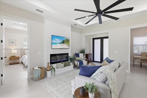 Casa en venta en Lehigh Acres, Florida, 4 dormitorios, 153.2 m2 № 2071285 - foto 2