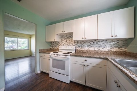 Villa ou maison à vendre à Orlando, Floride: 2 chambres, 90.67 m2 № 2432596 - photo 13