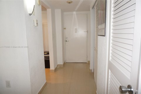 Copropriété à louer à Sunny Isles Beach, Floride: 1 chambre, 93.37 m2 № 1985676 - photo 26