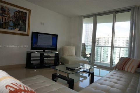 Copropriété à louer à Sunny Isles Beach, Floride: 1 chambre, 93.37 m2 № 1985676 - photo 1
