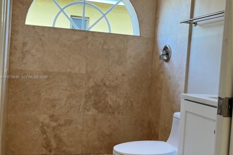 House in North Miami Beach, Florida 3 bedrooms, 109.25 sq.m. № 2033321 - photo 15